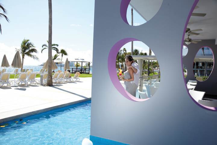 Hotel with Pool