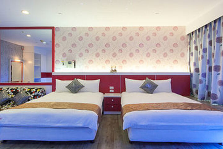 Room 21 of 34