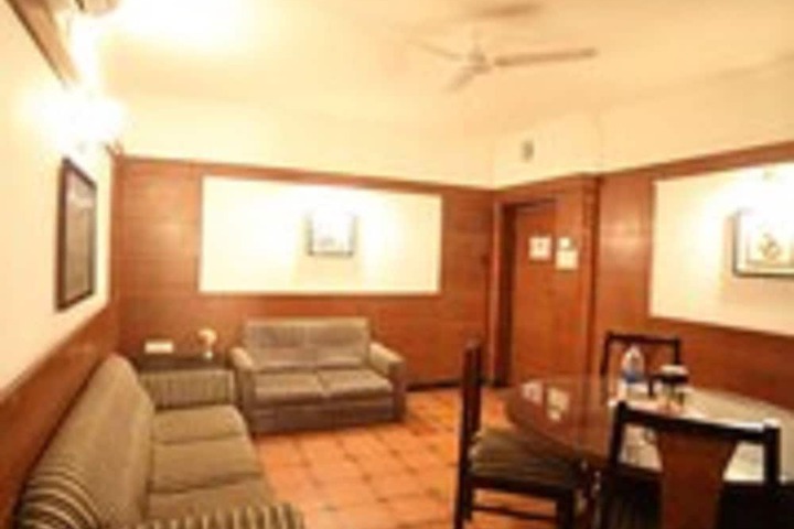 Room 11 of 29