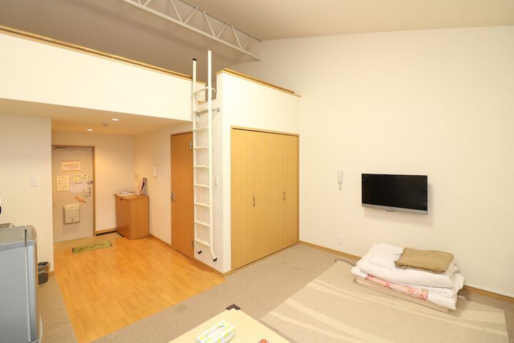 Room 4 of 43