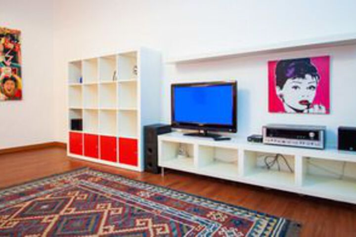 Room 6 of 10
