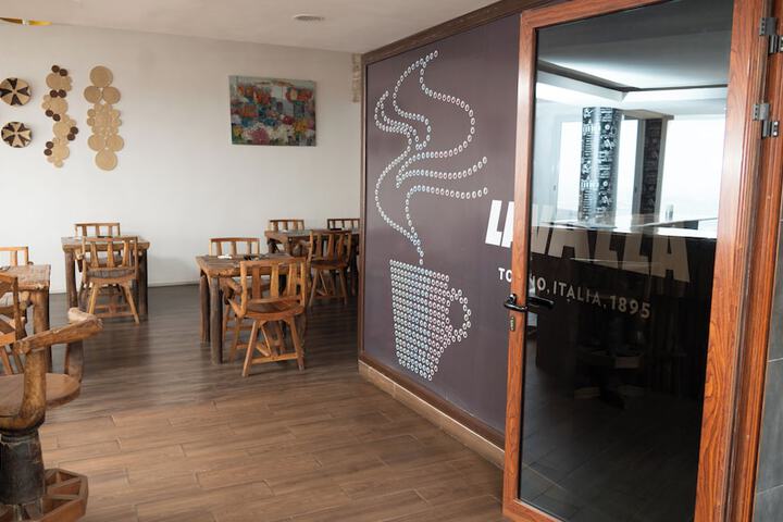 Dining 64 of 72