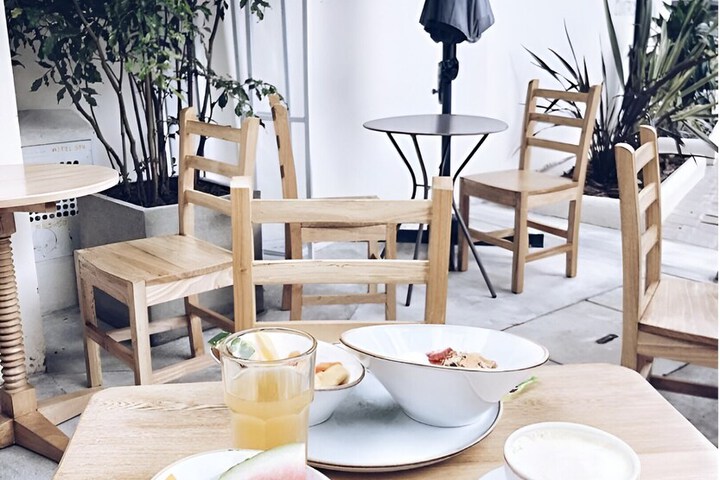 Dining 59 of 62