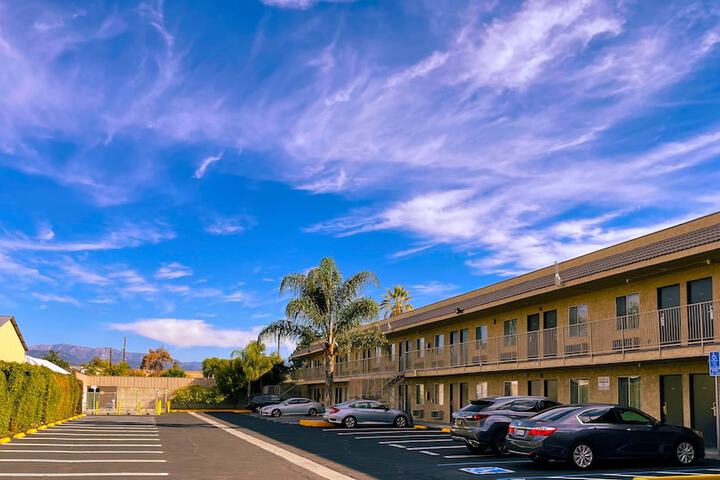 New Star Inn. El Monte CA - Los Angeles in El Monte, CA