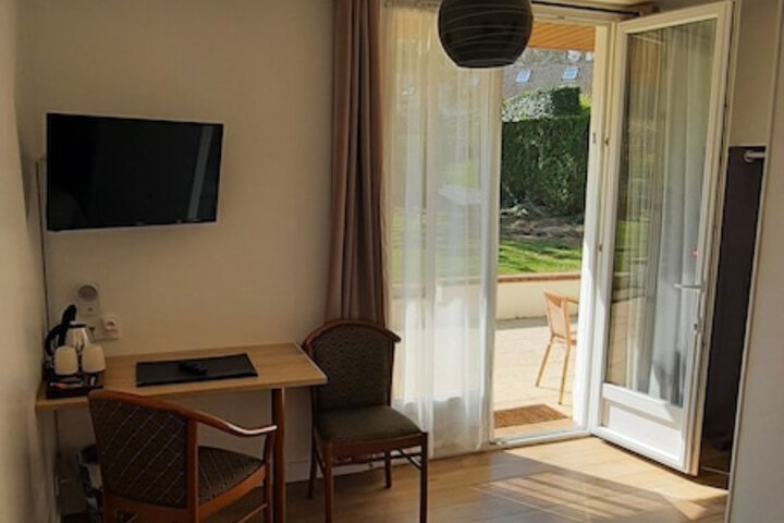 Room 17 of 74