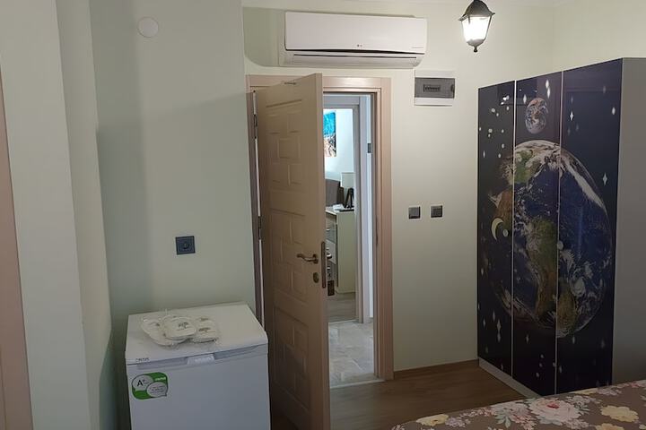 Room 11 of 36