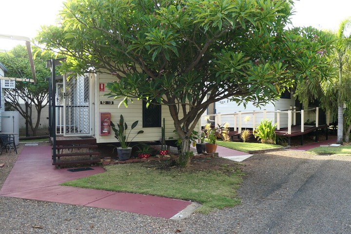 Hotel Exterior 49 of 56