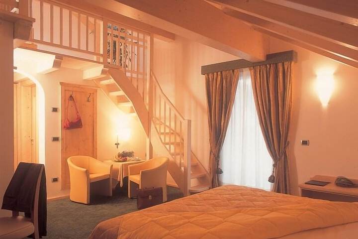 Room 5 of 53