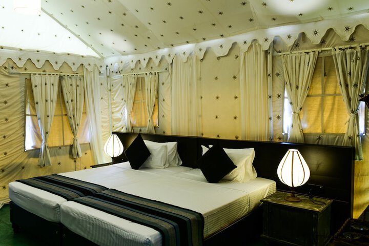 Room 6 of 42