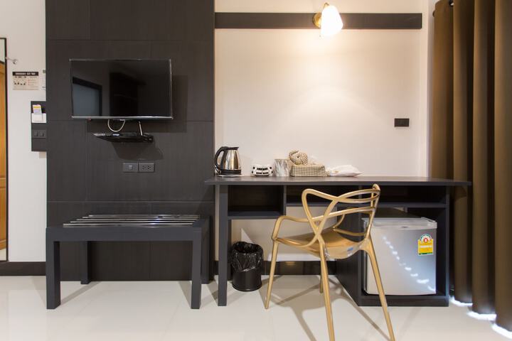 Room 7 of 33