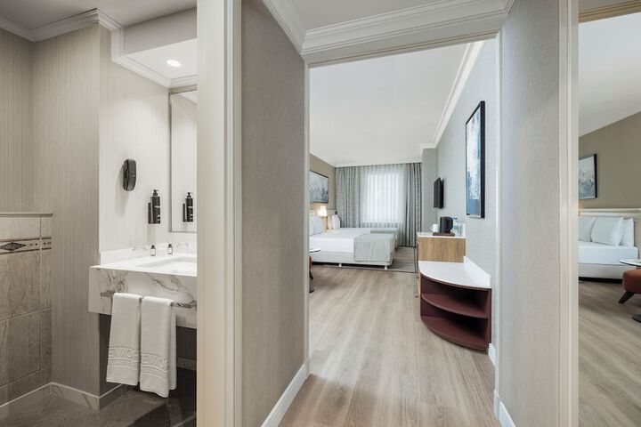 Room 32 of 50