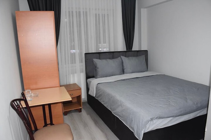 Room 2 of 7
