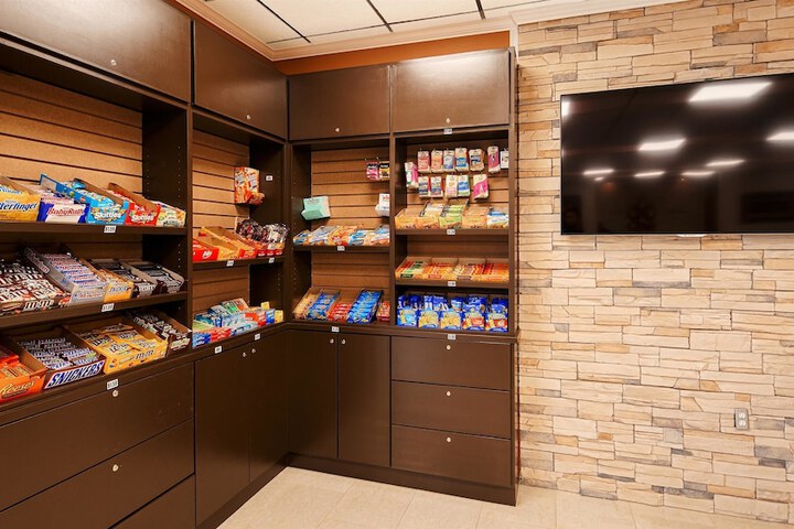 Snack bar