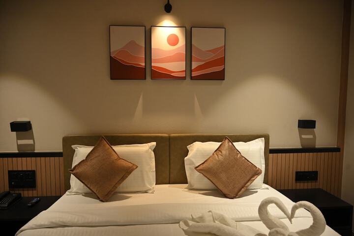 Room 6 of 17