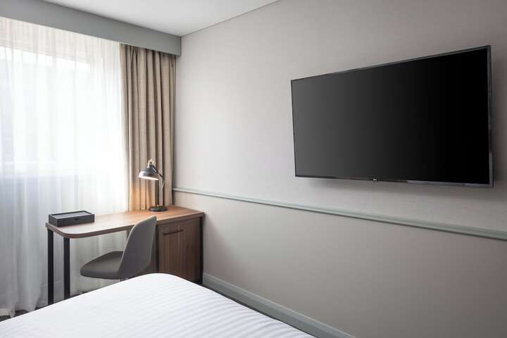 Room 6 of 51
