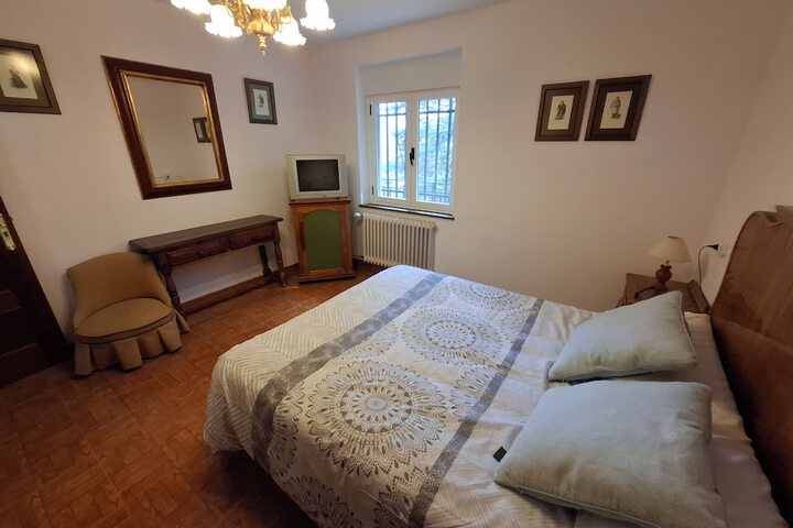 Room 5 of 44