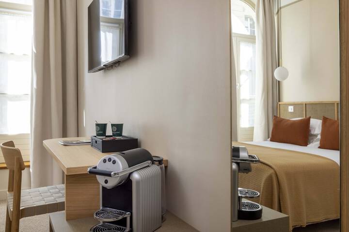 Room 36 of 77