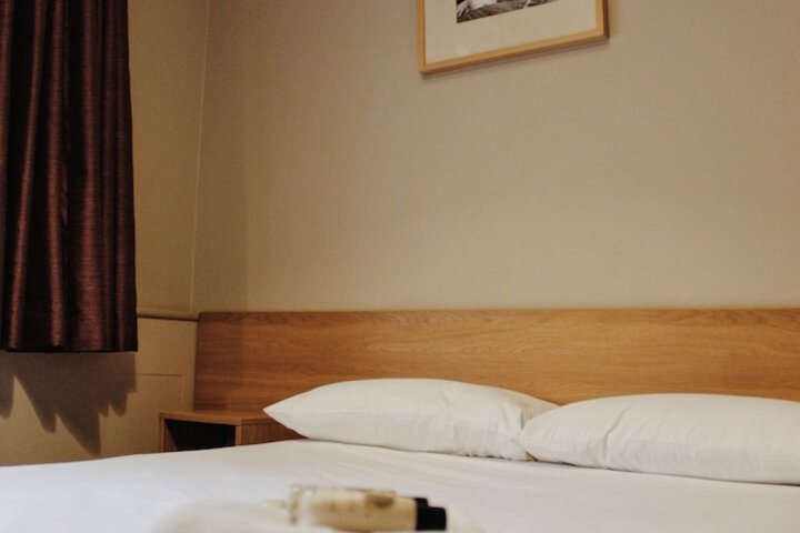 Room 15 of 38