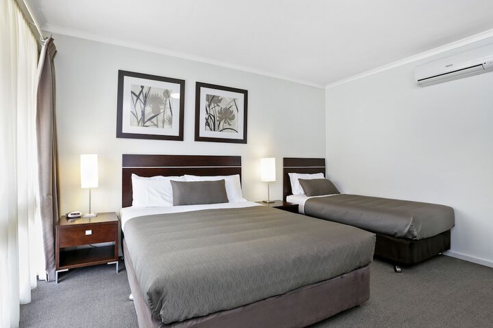 Room 6 of 43