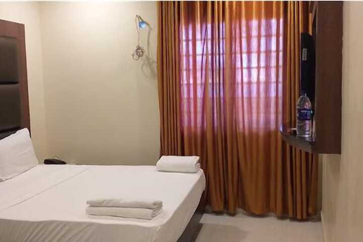 Room 17 of 25