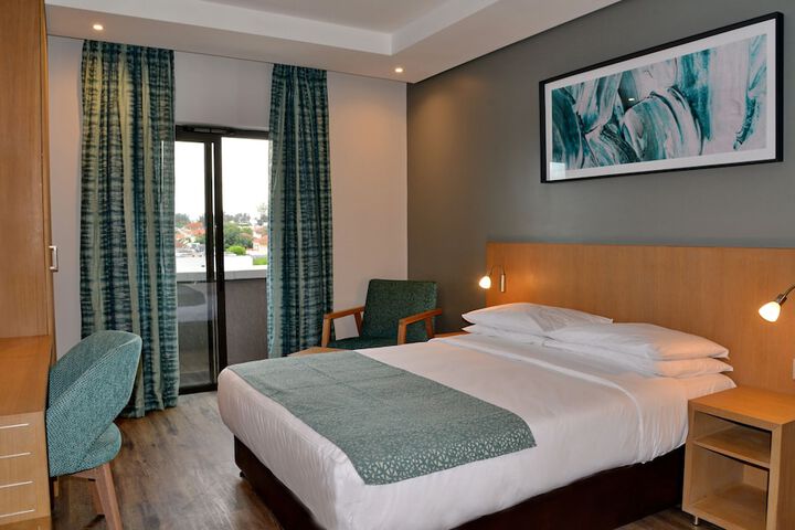 Room 7 of 28