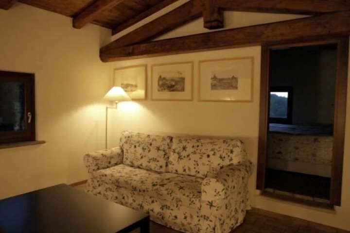 Room 6 of 37