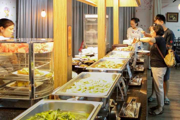 Dining 55 of 66