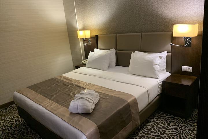 Room 27 of 126