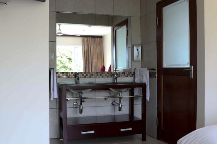 Room 5 of 24