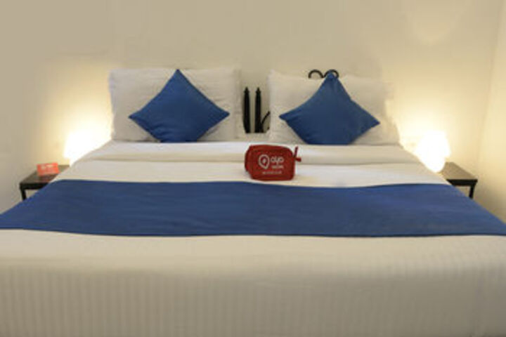 Room 10 of 20