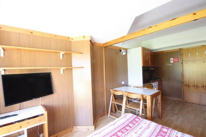 Room 8 of 61