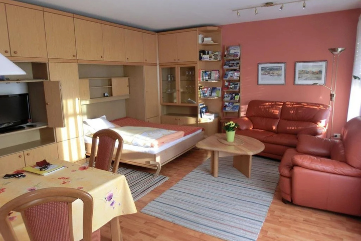 Room 5 of 12