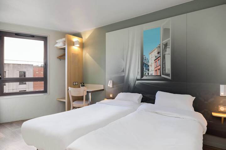 Room 17 of 39