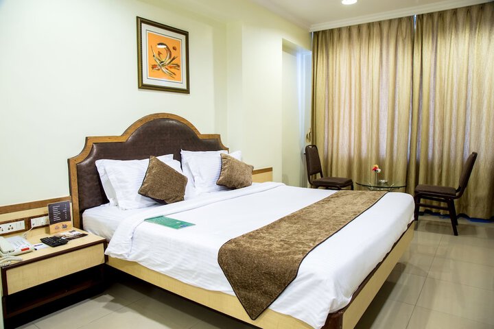 Room 16 of 37