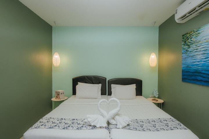Room 6 of 17