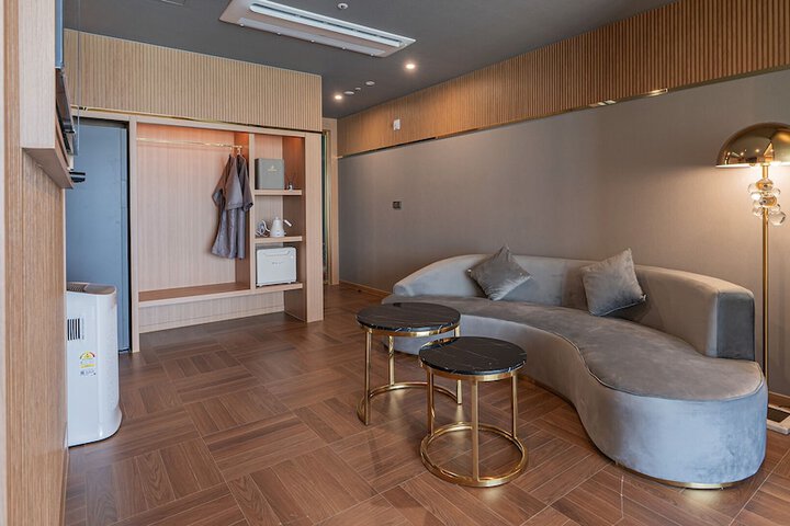 Room 20 of 53