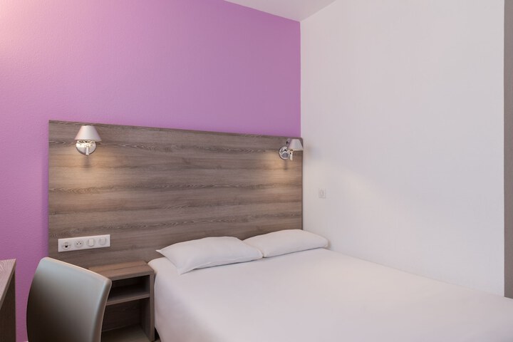 Room 30 of 65