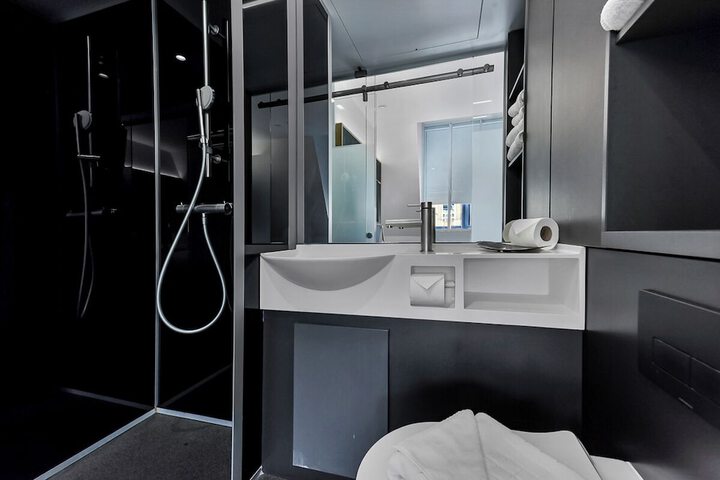 Room 30 of 52