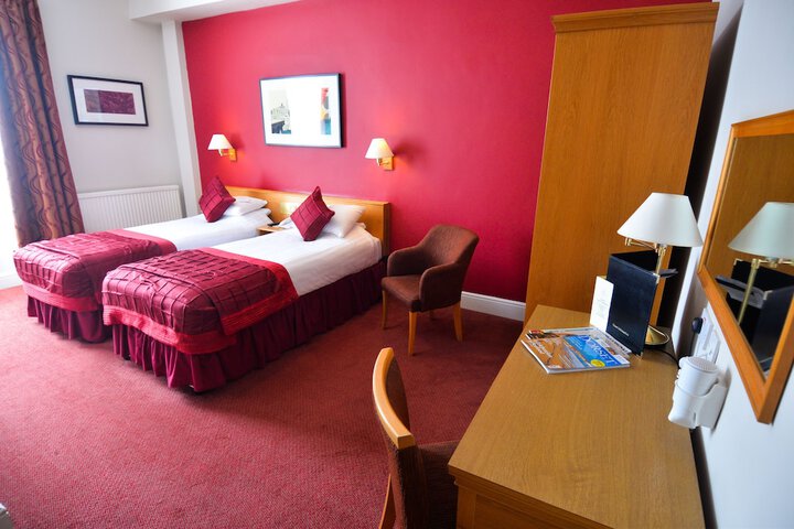 Room 4 of 64