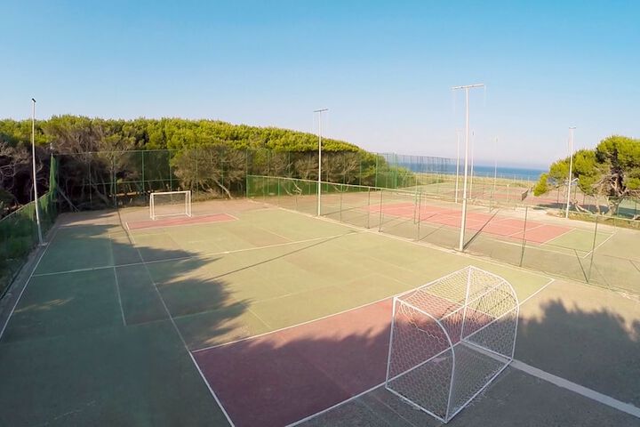 Tennis court