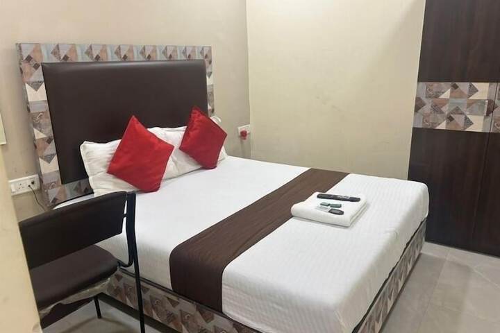Room 3 of 11