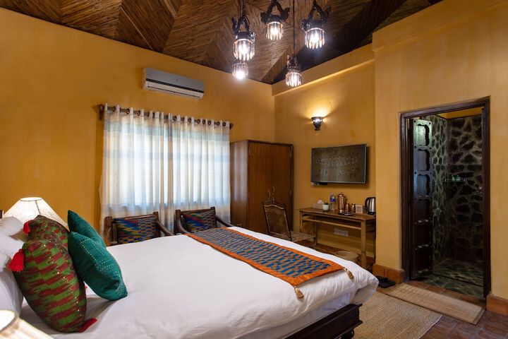 Room 2 of 28
