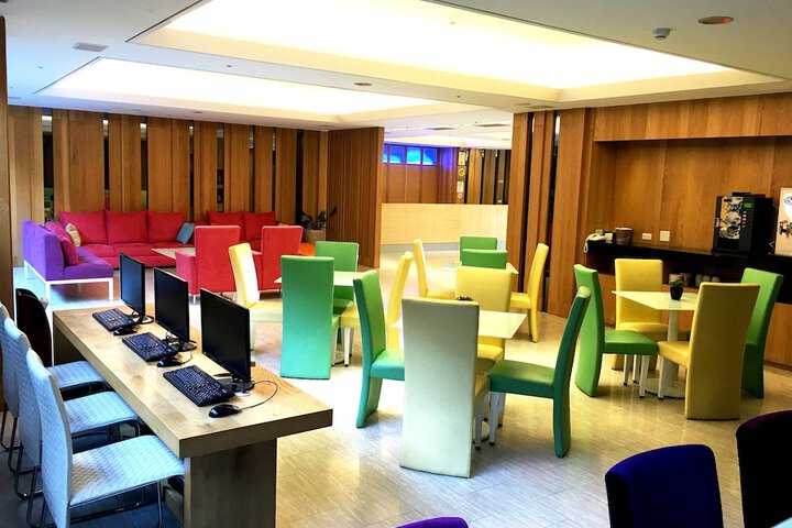 Business Center 41 of 50