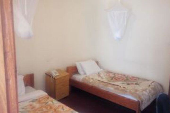Room 2 of 40