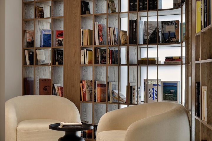 Entrance & Lobby