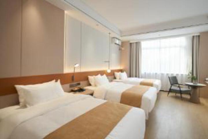Room 11 of 11