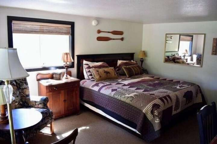 Room 27 of 61