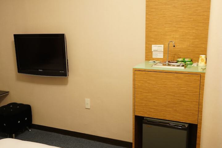 Room 15 of 36
