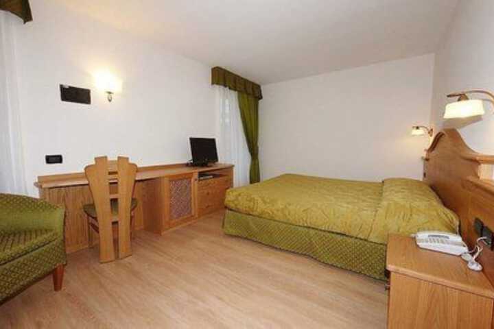 Room 7 of 50