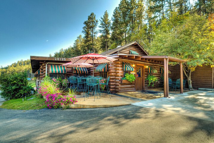 Powder House Lodge in Keystone, SD